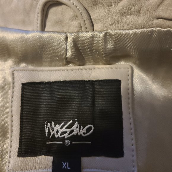 Womens leather jacket - Picture 3 of 7